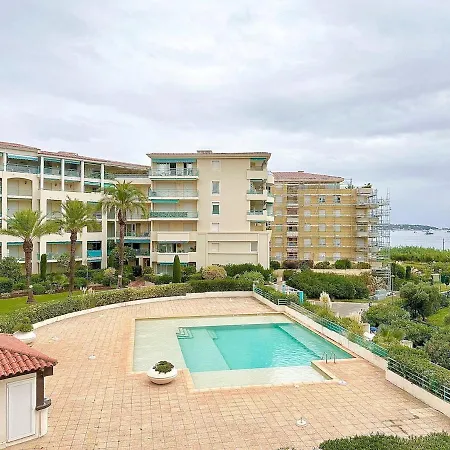 1 Vue Piscine Parking